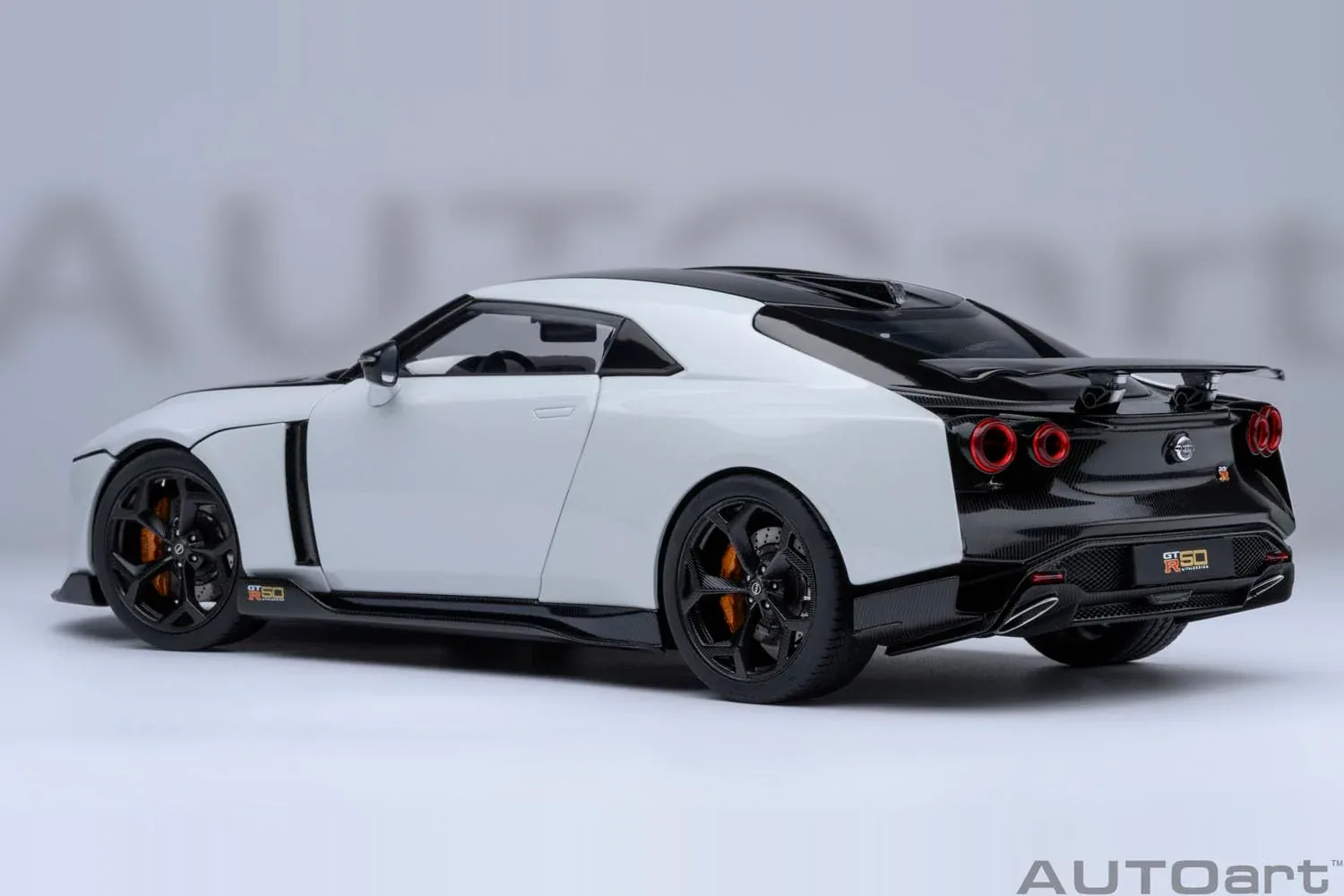 Autoart 1/18 Scale Nissan GT-R50 Italdesign Model Metallic White Black 77511 - Image 2