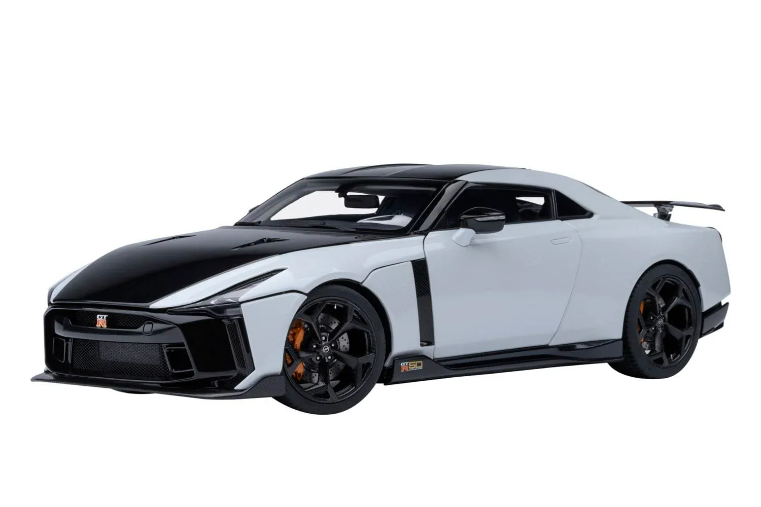 Autoart 1/18 Scale Nissan GT-R50 Italdesign Model Metallic White Black 77511